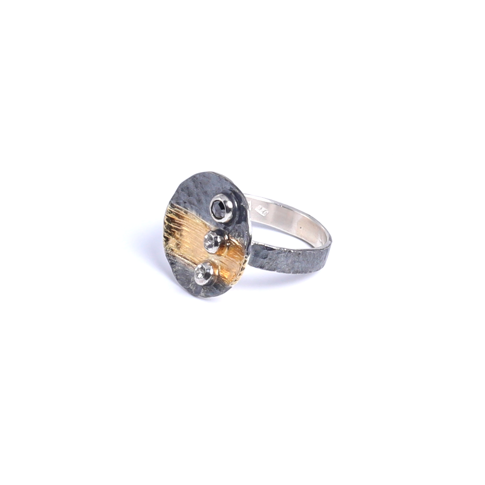 Schiko – Ring mit schwarzem Diamant & weißem Topas – Handarbeit